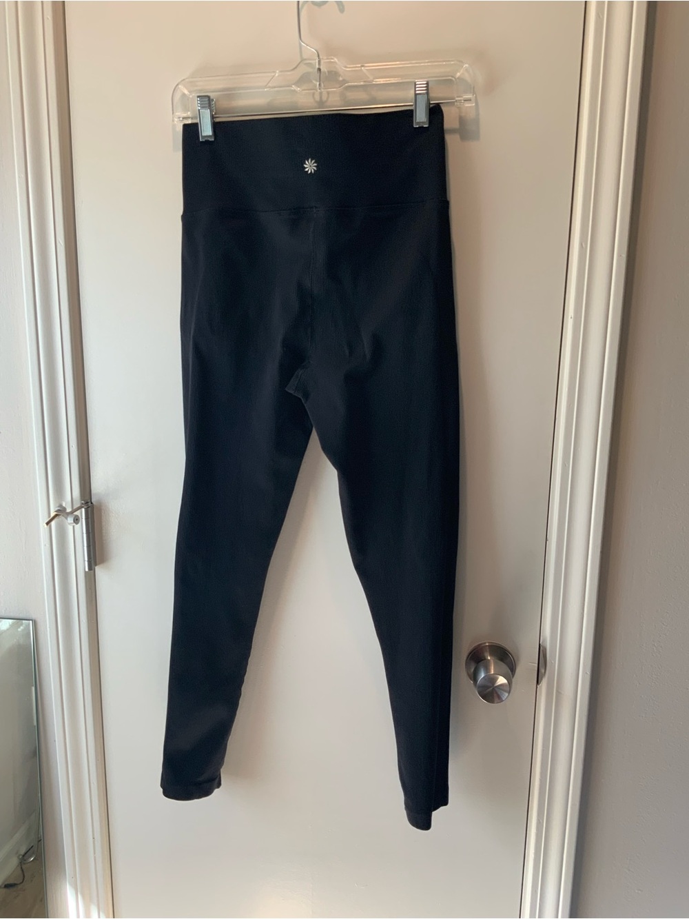 Athleta black rib leggings, size medium